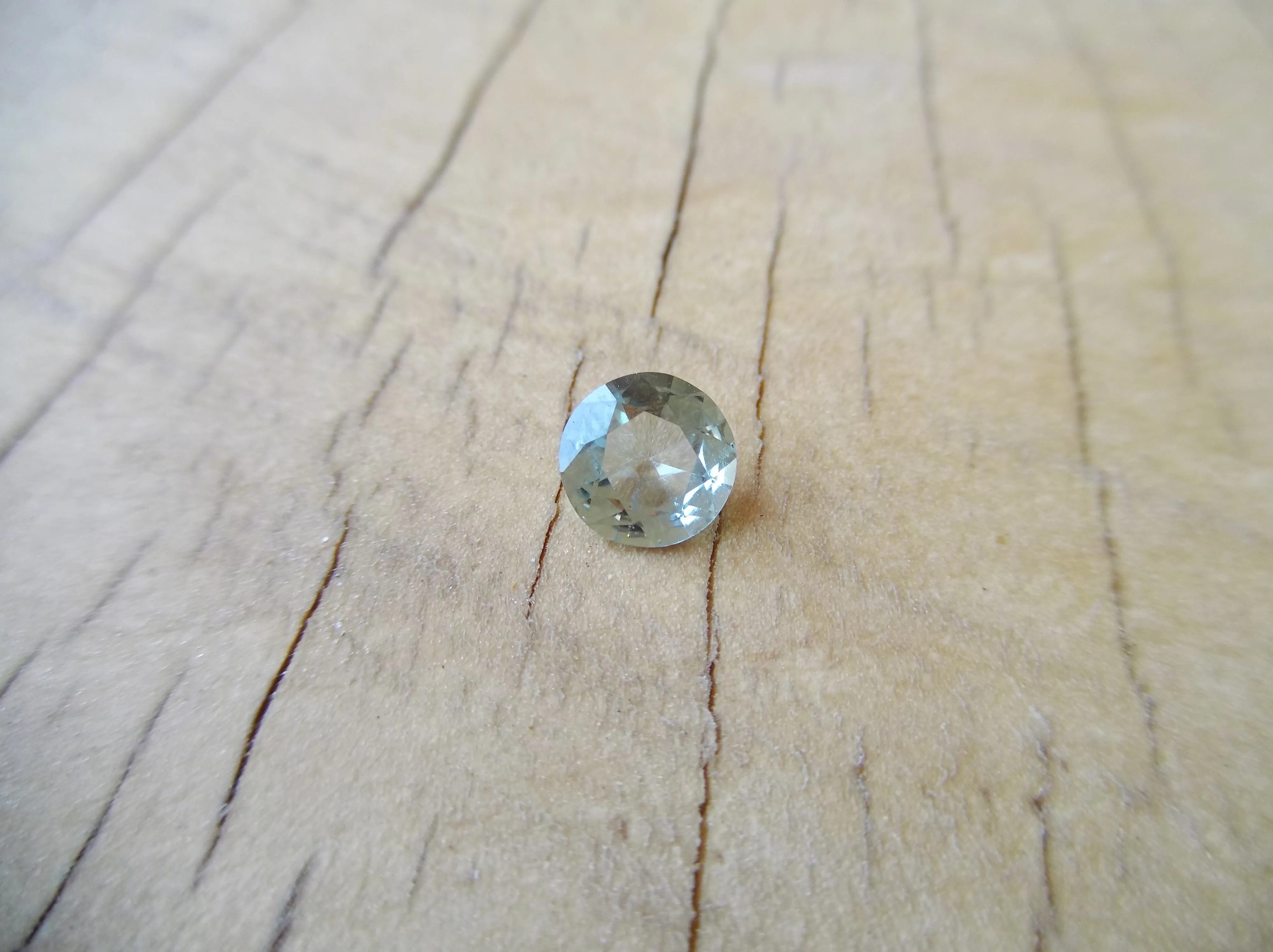 0.8ct AWESOME GREEN MONTANA SAPPHIRE