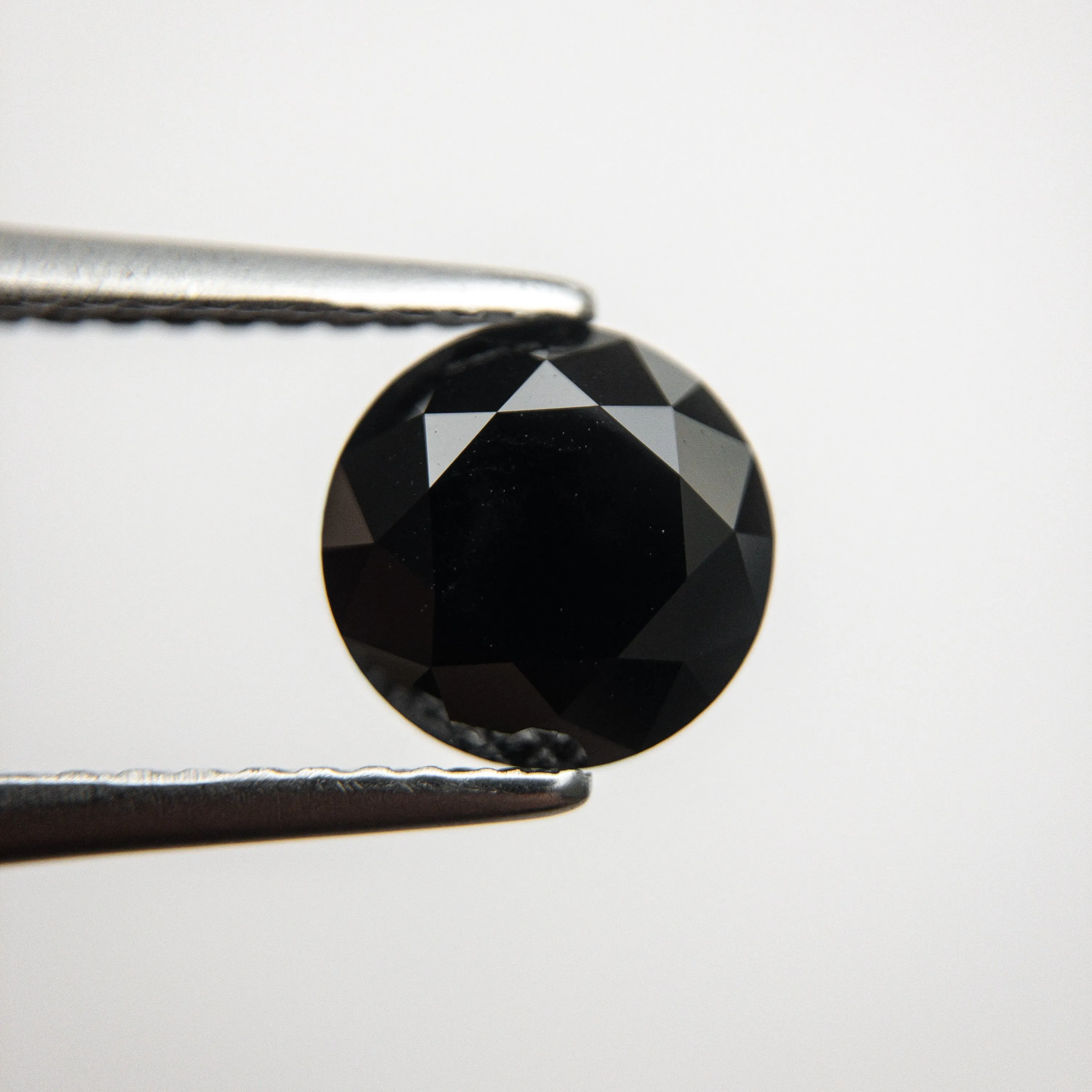 1.63ct 7.27x7.22x4.69mm Black Round Brilliant 18545-01