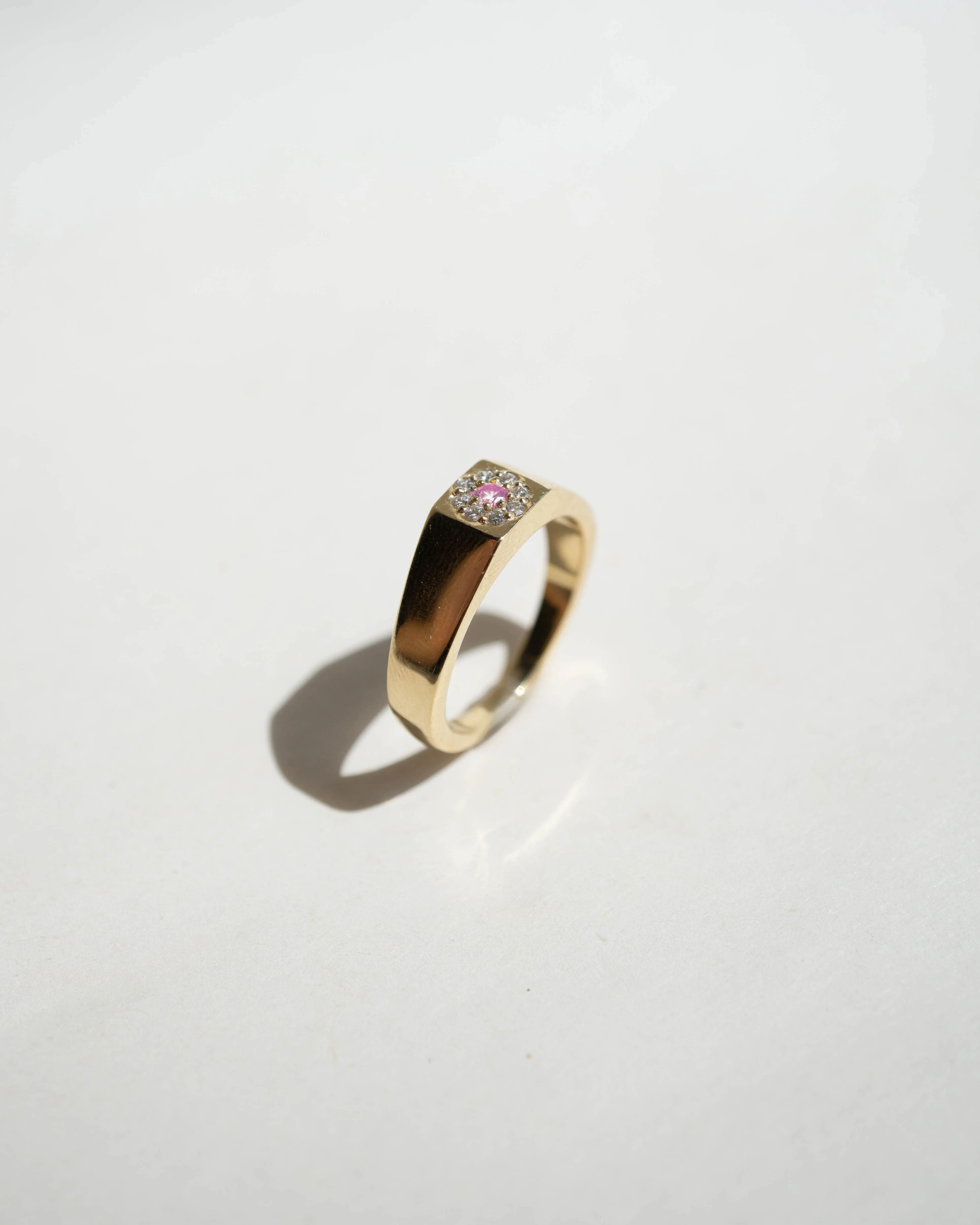 Bellis Signet Ring - Pink Sapphire