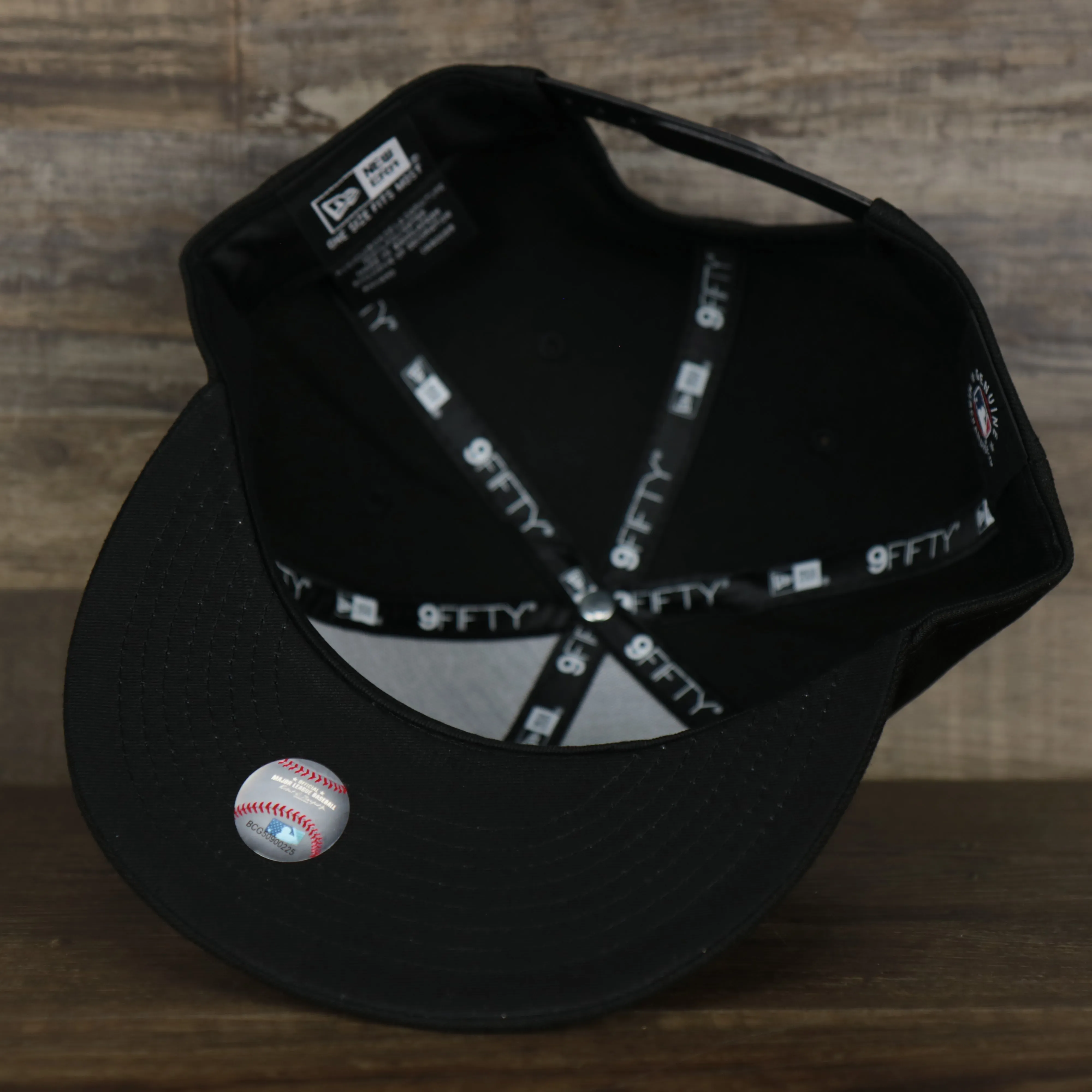 Chicago White Sox MLB City Connect 2021 On-Field 9Fifty Black Bottom Snapback | Black