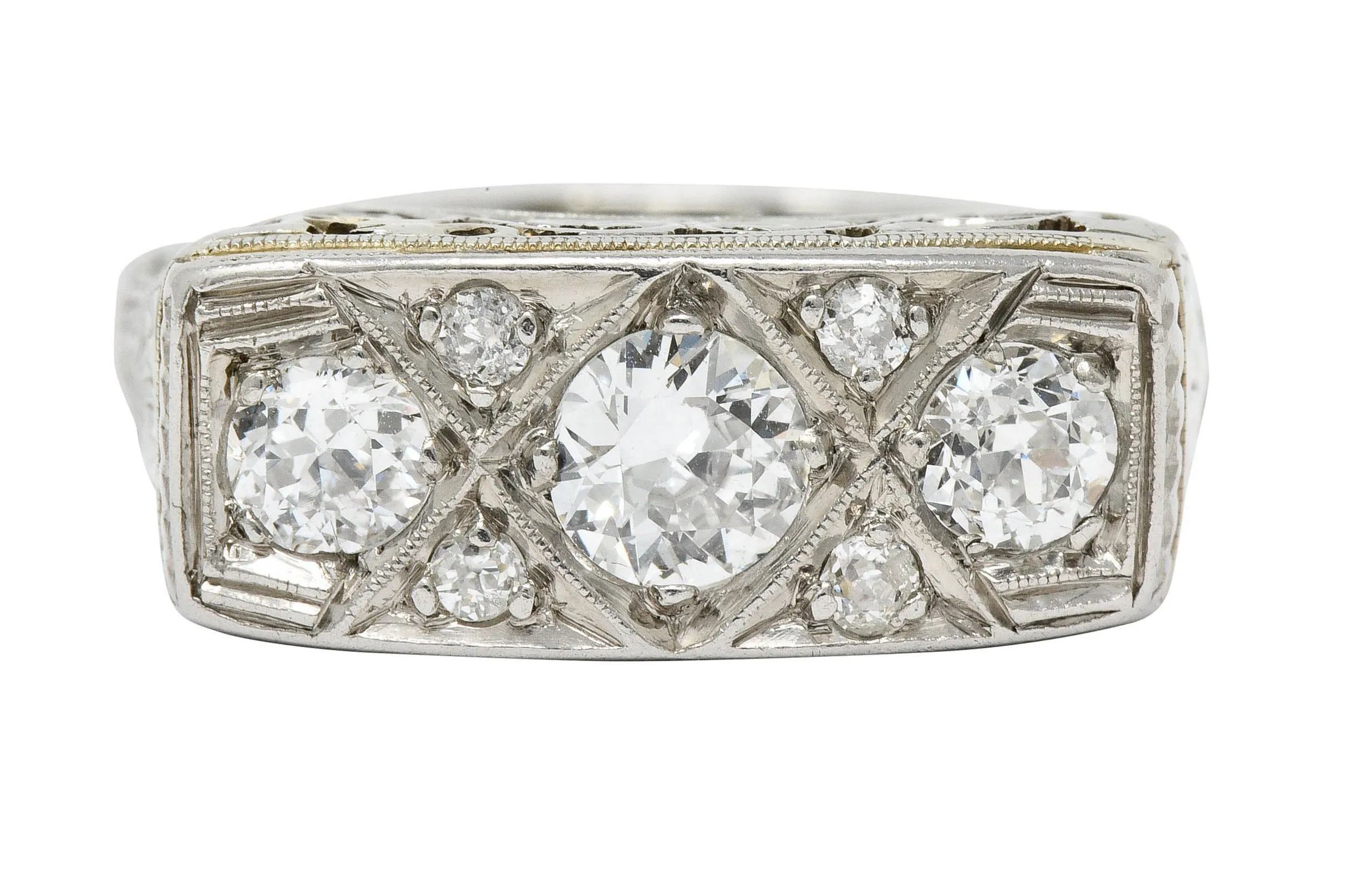 Edwardian 0.87 CTW Diamond Platinum-Topped 18 Karat White Gold Scrolled Band Ring