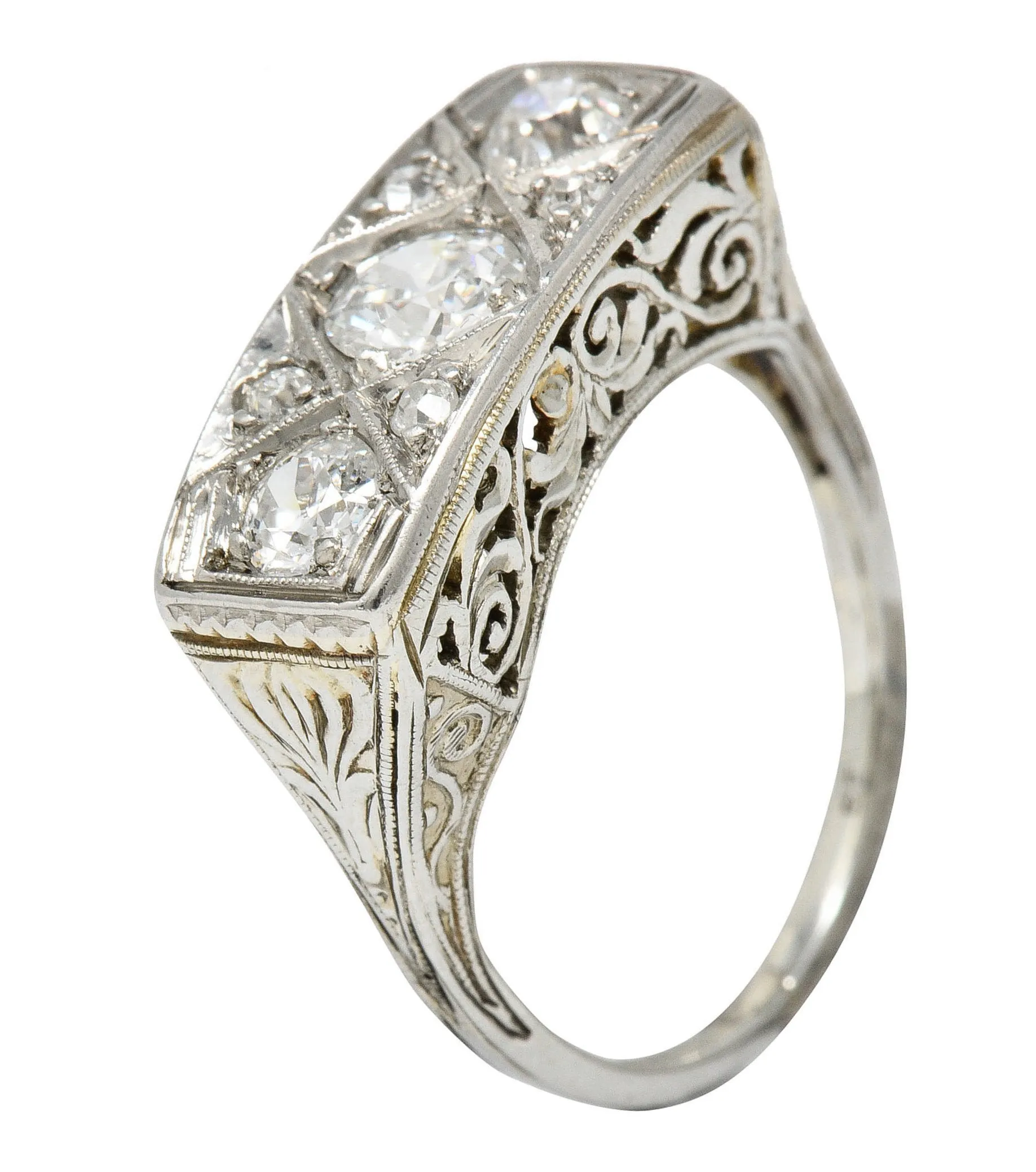 Edwardian 0.87 CTW Diamond Platinum-Topped 18 Karat White Gold Scrolled Band Ring