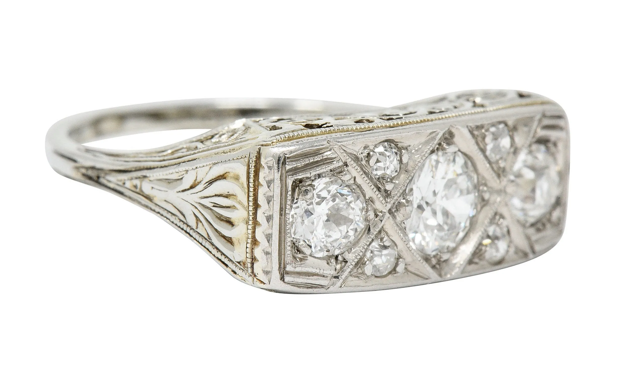 Edwardian 0.87 CTW Diamond Platinum-Topped 18 Karat White Gold Scrolled Band Ring