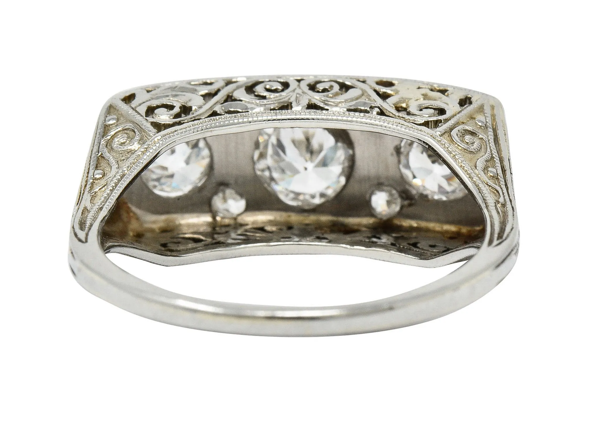 Edwardian 0.87 CTW Diamond Platinum-Topped 18 Karat White Gold Scrolled Band Ring