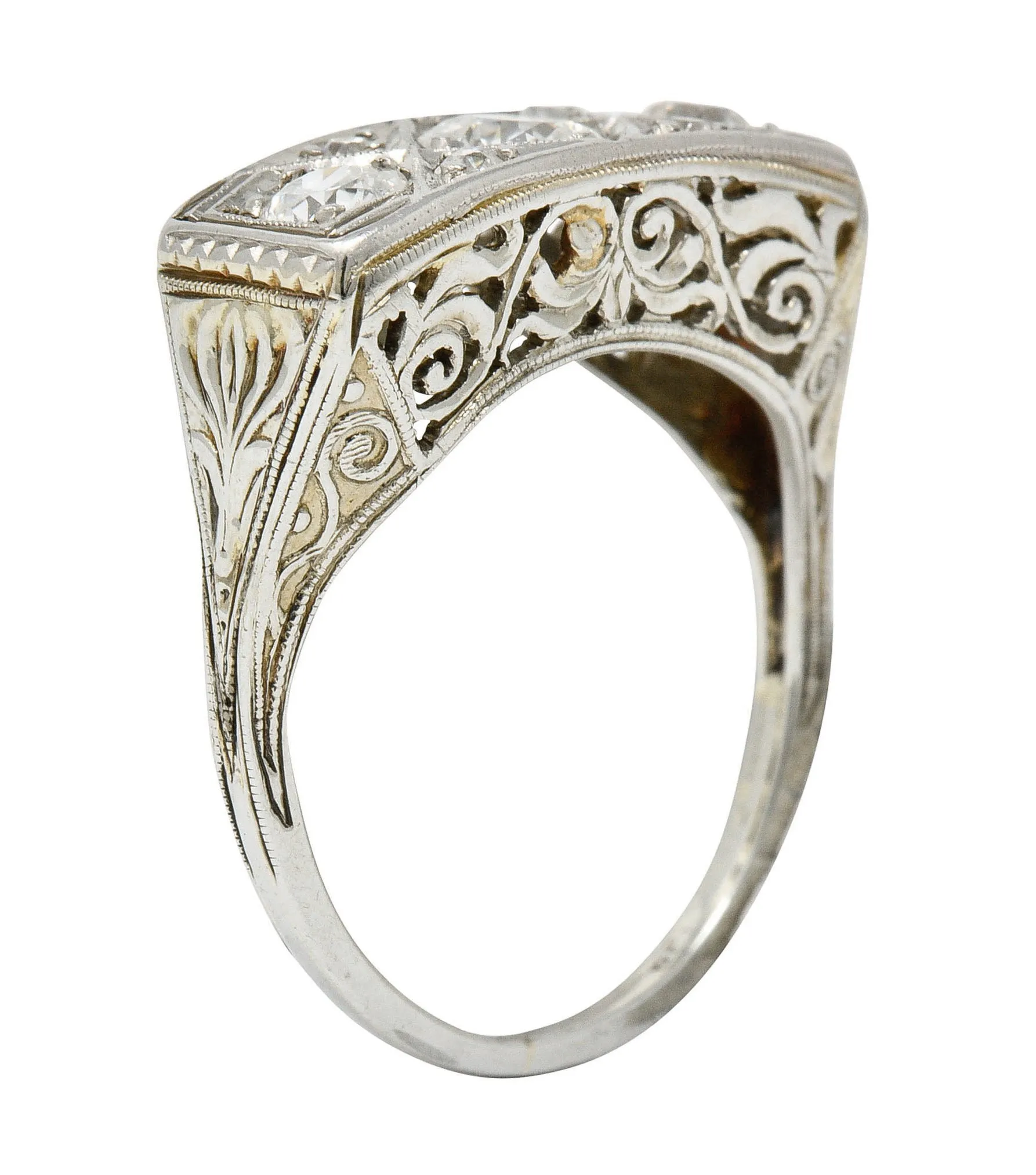 Edwardian 0.87 CTW Diamond Platinum-Topped 18 Karat White Gold Scrolled Band Ring