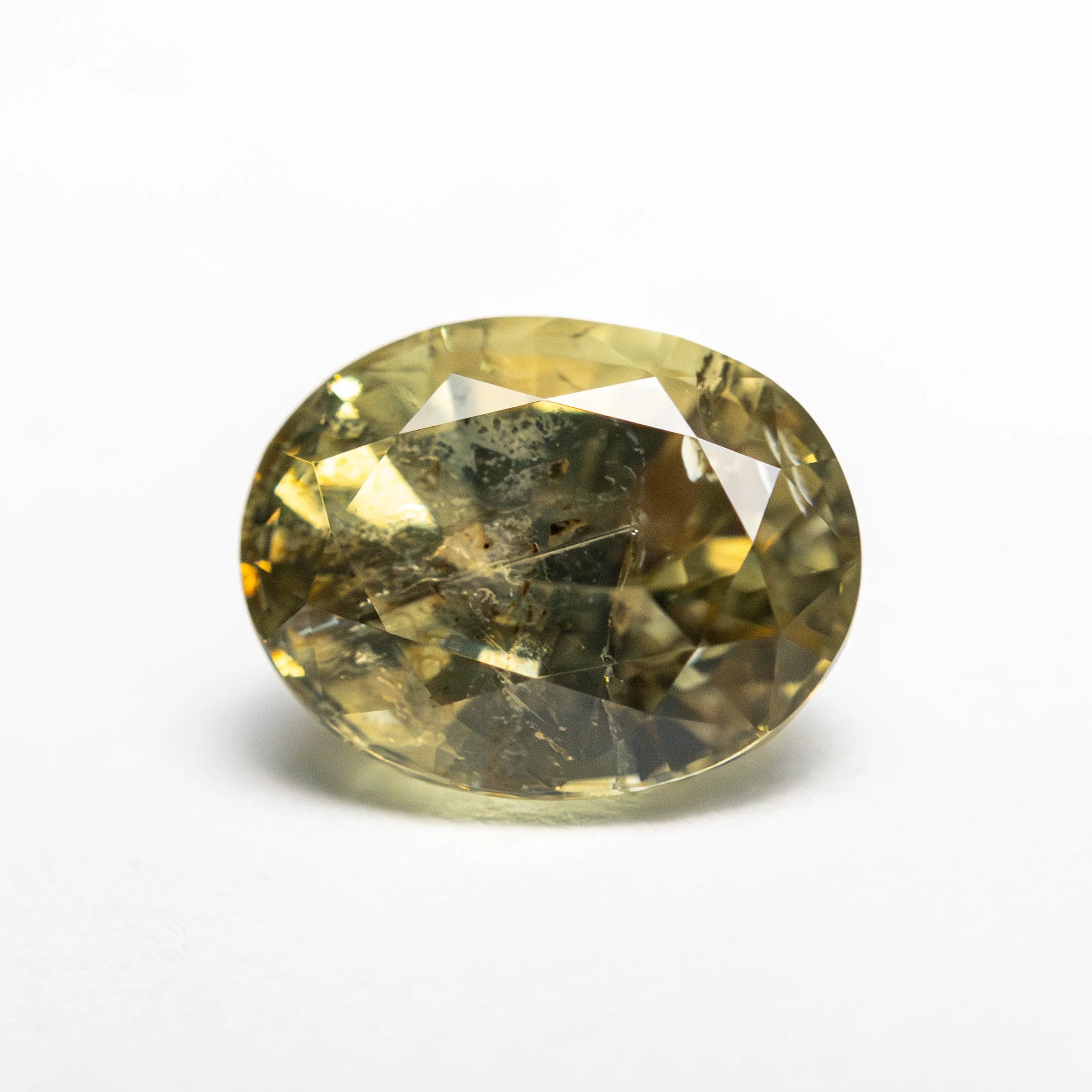 Green/Yellow Brilliant Sapphire - 2.82ct Oval