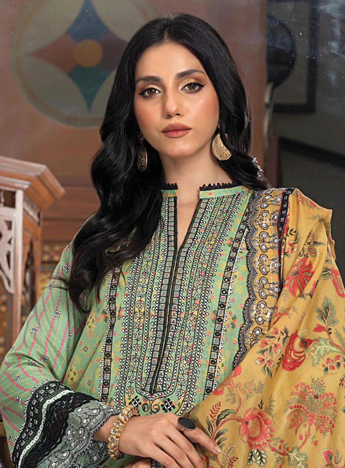 Lakhany Embroidered Lawn Unstitched 3 Piece Suit - LSM23SS LG-SR-0115