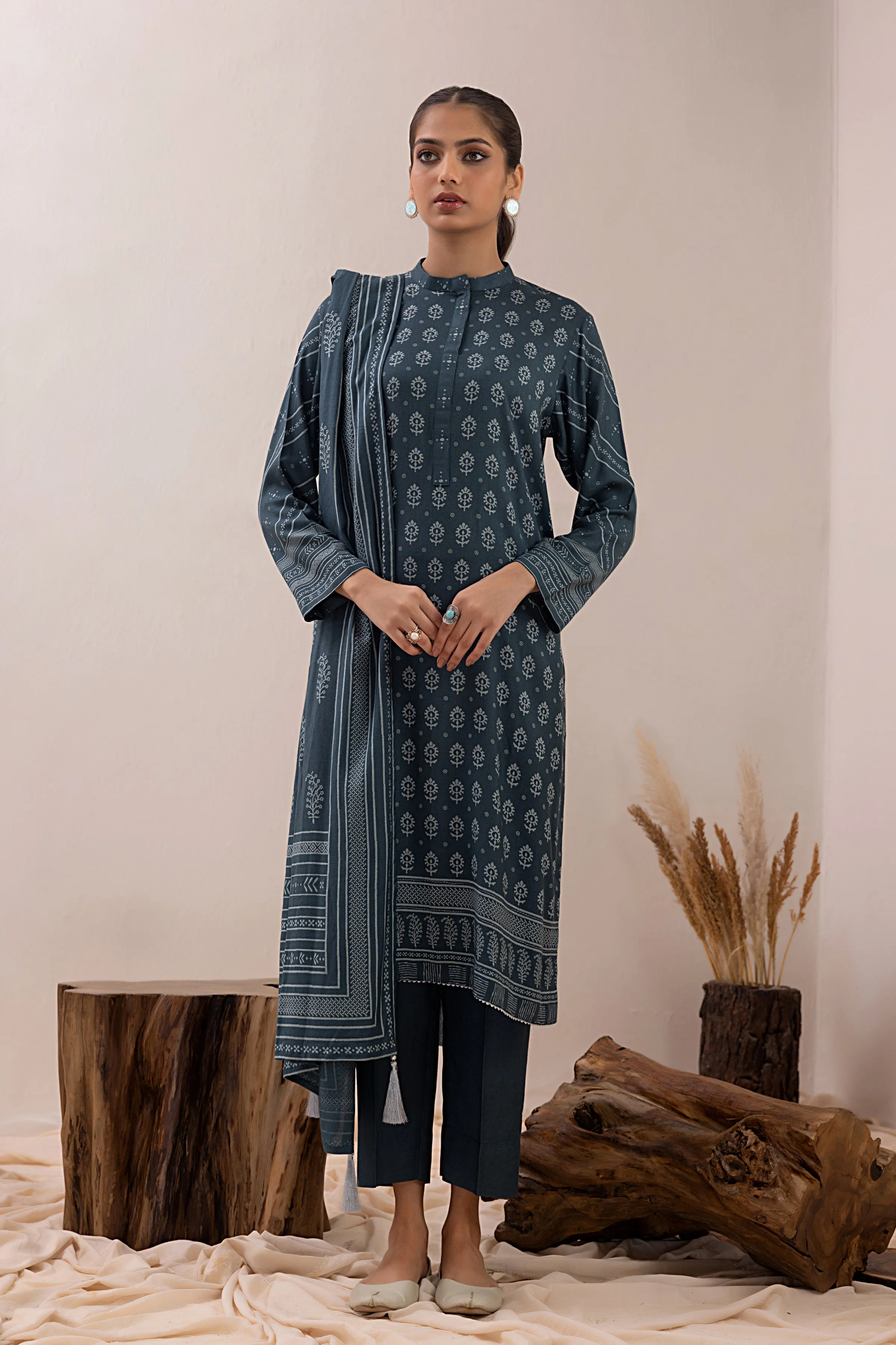 Lakhany Pashmina Printed Unstitched 3 Piece Suit LG-AM-0049-A