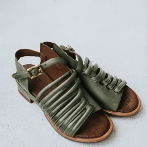 Melissa Sandal