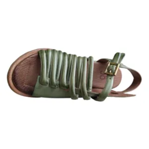 Melissa Sandal