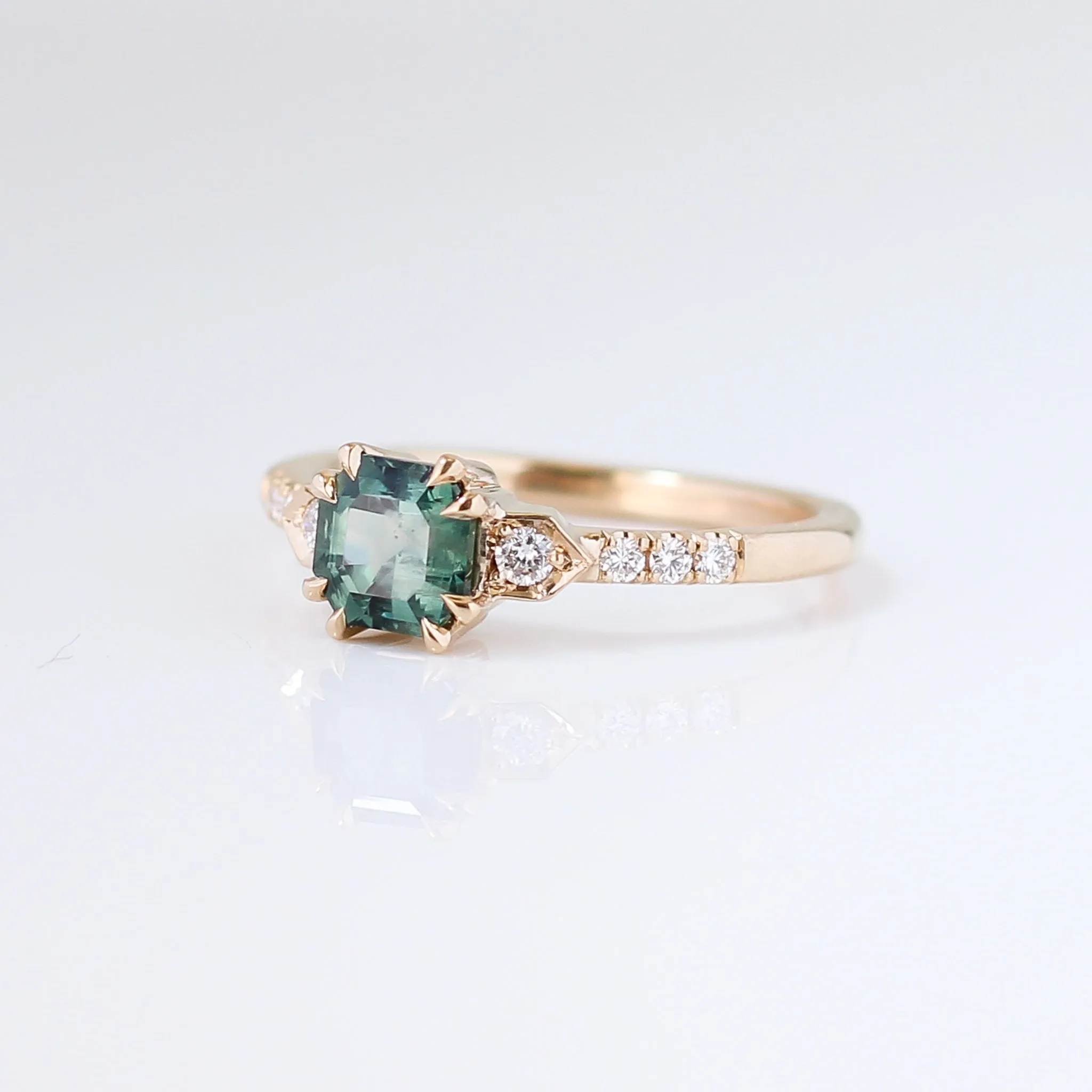 Nebula Green Montana Sapphire Ring