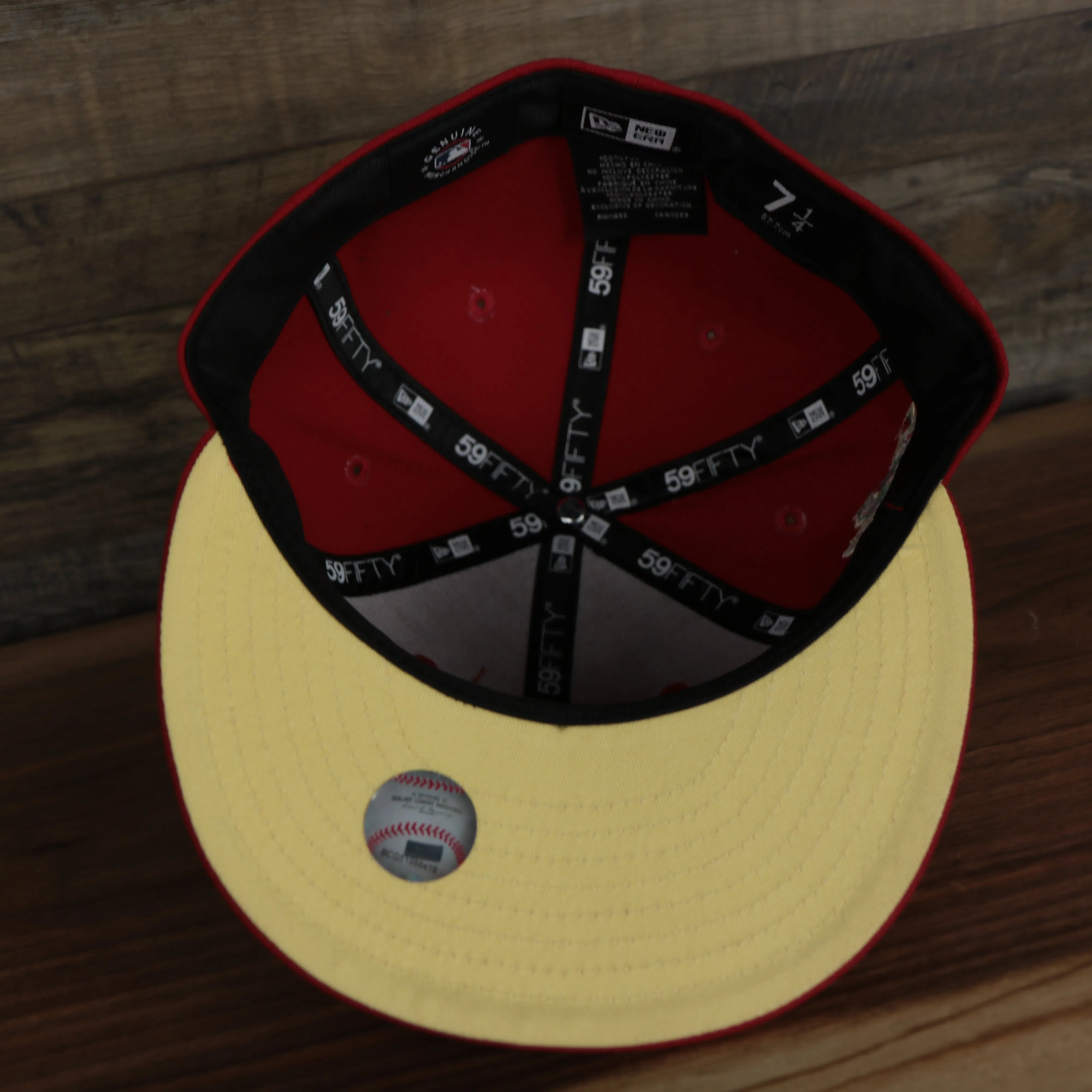 New York Yankees 1999 World Series Side Patch Yellow Bottom 59Fifty Fitted Cap | Red | State Fruit