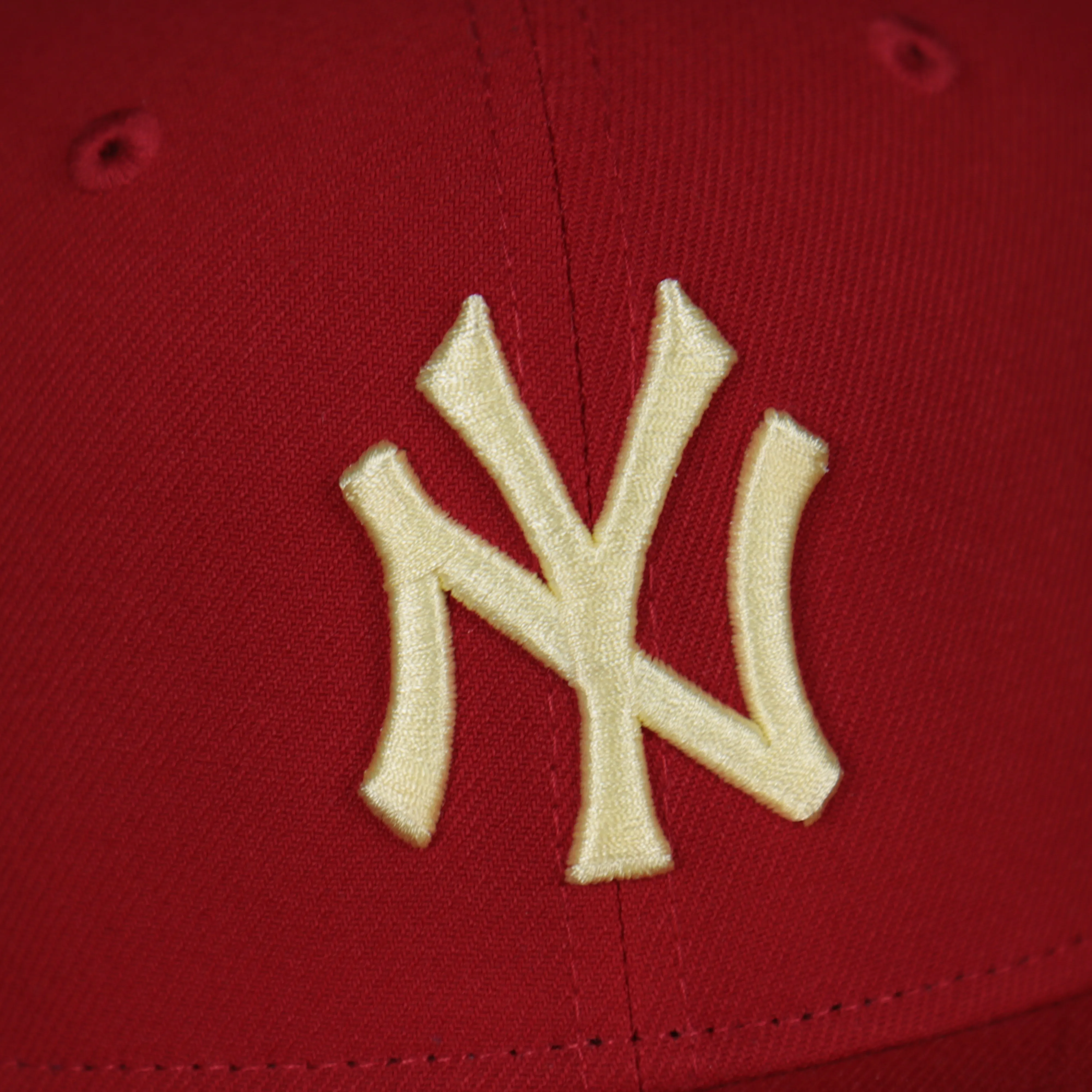 New York Yankees 1999 World Series Side Patch Yellow Bottom 59Fifty Fitted Cap | Red | State Fruit