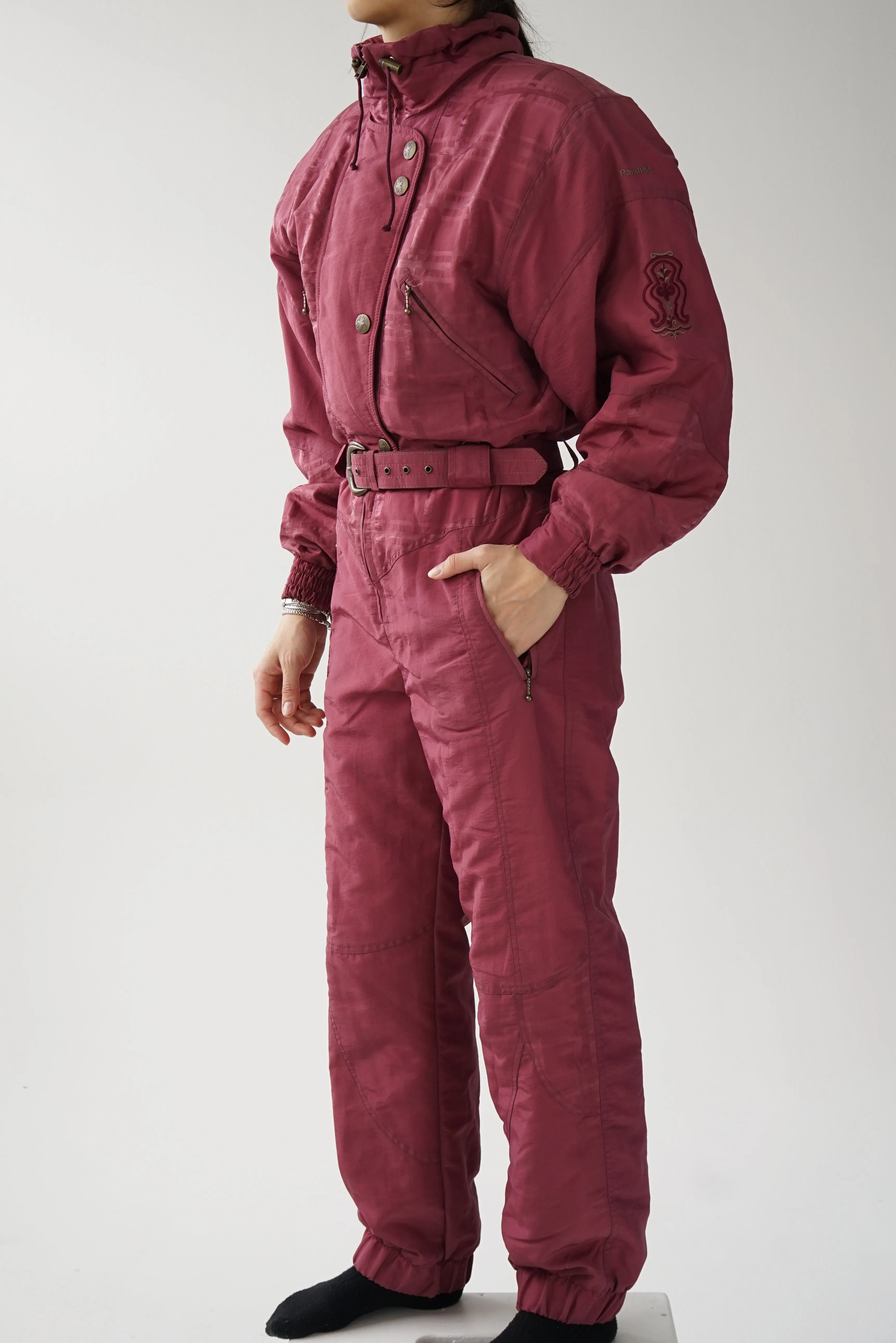 One piece vintage Audvik ski suit, snow suit mauve-rouge pour femme taille 10