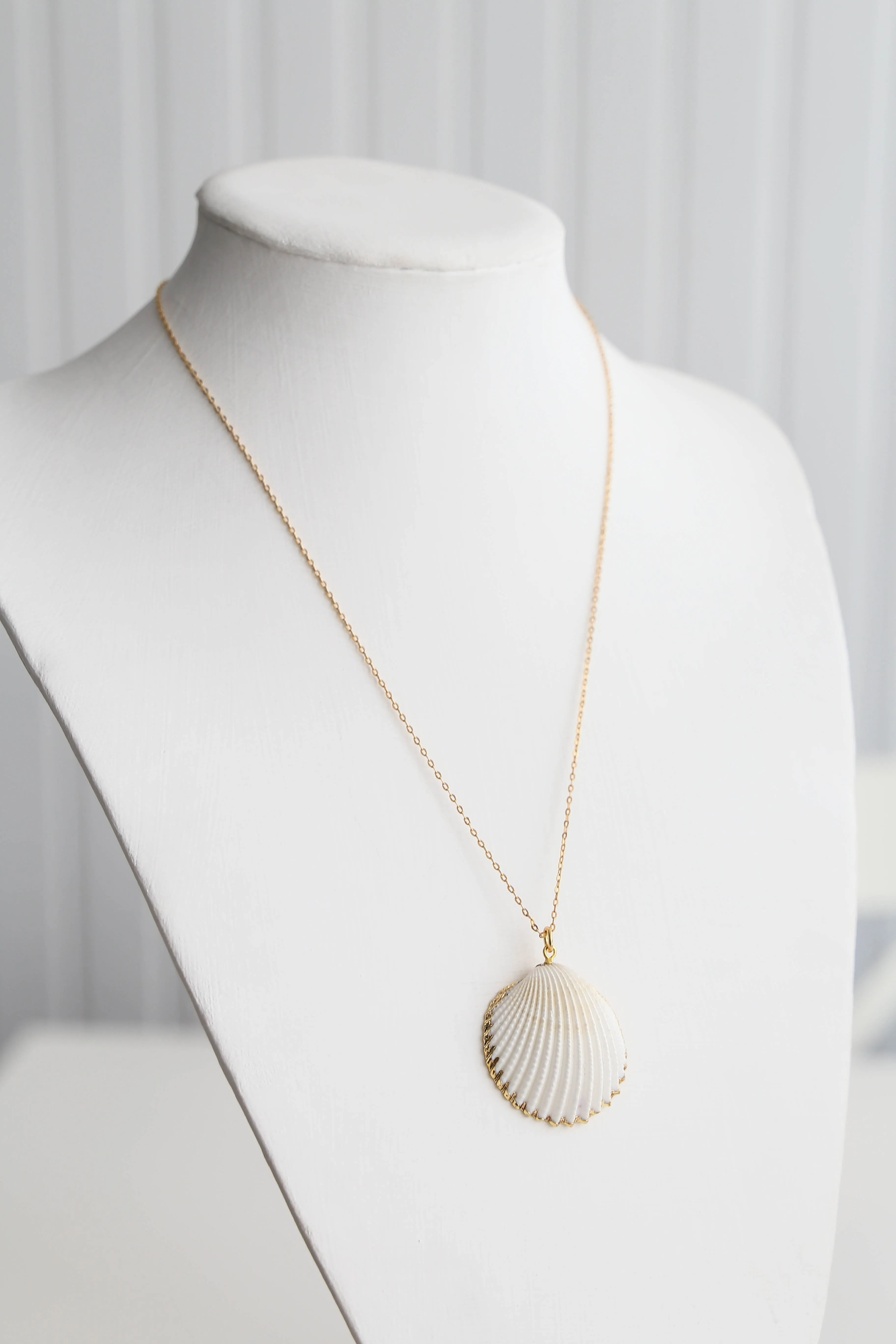 White & Gold Necklace