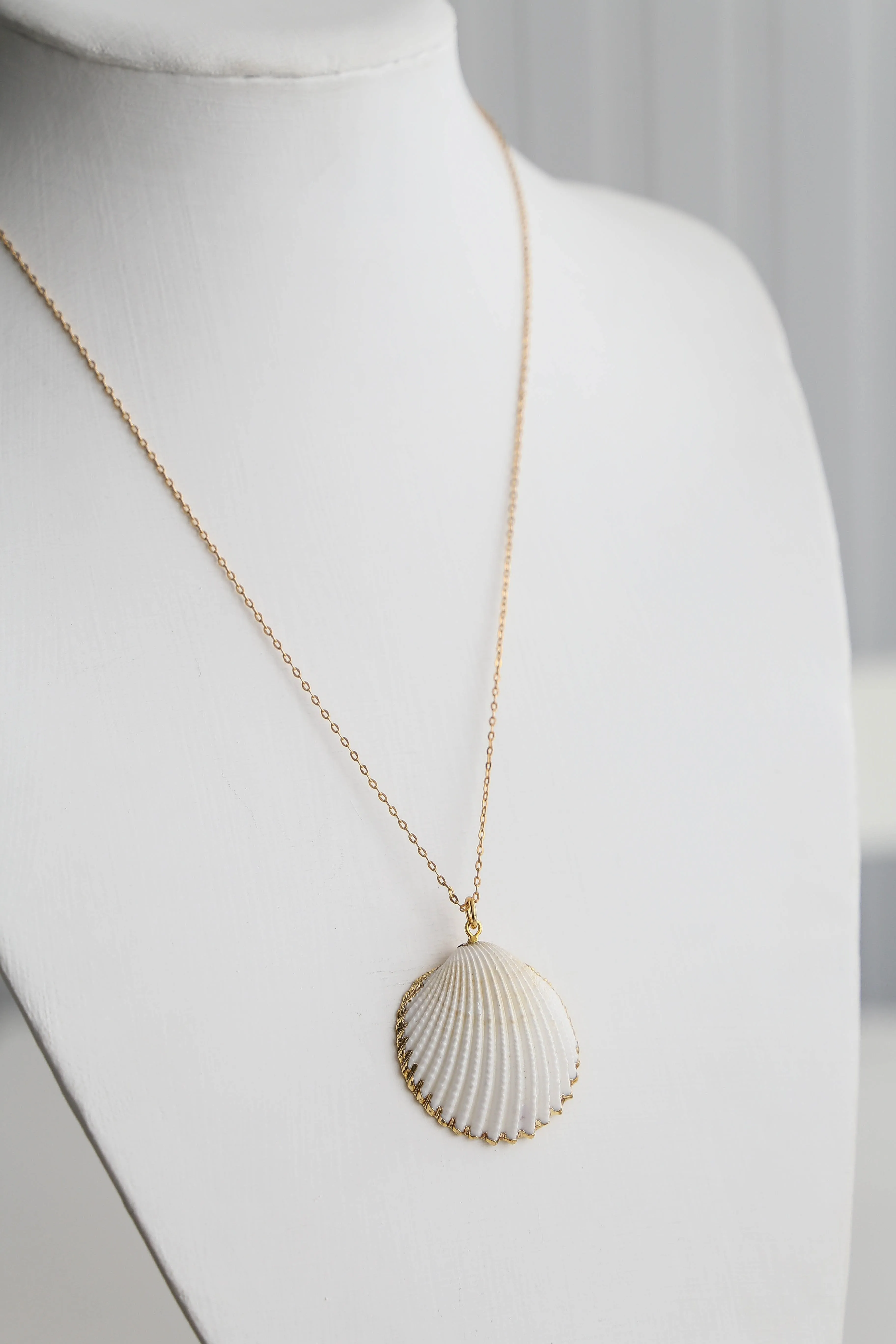 White & Gold Necklace