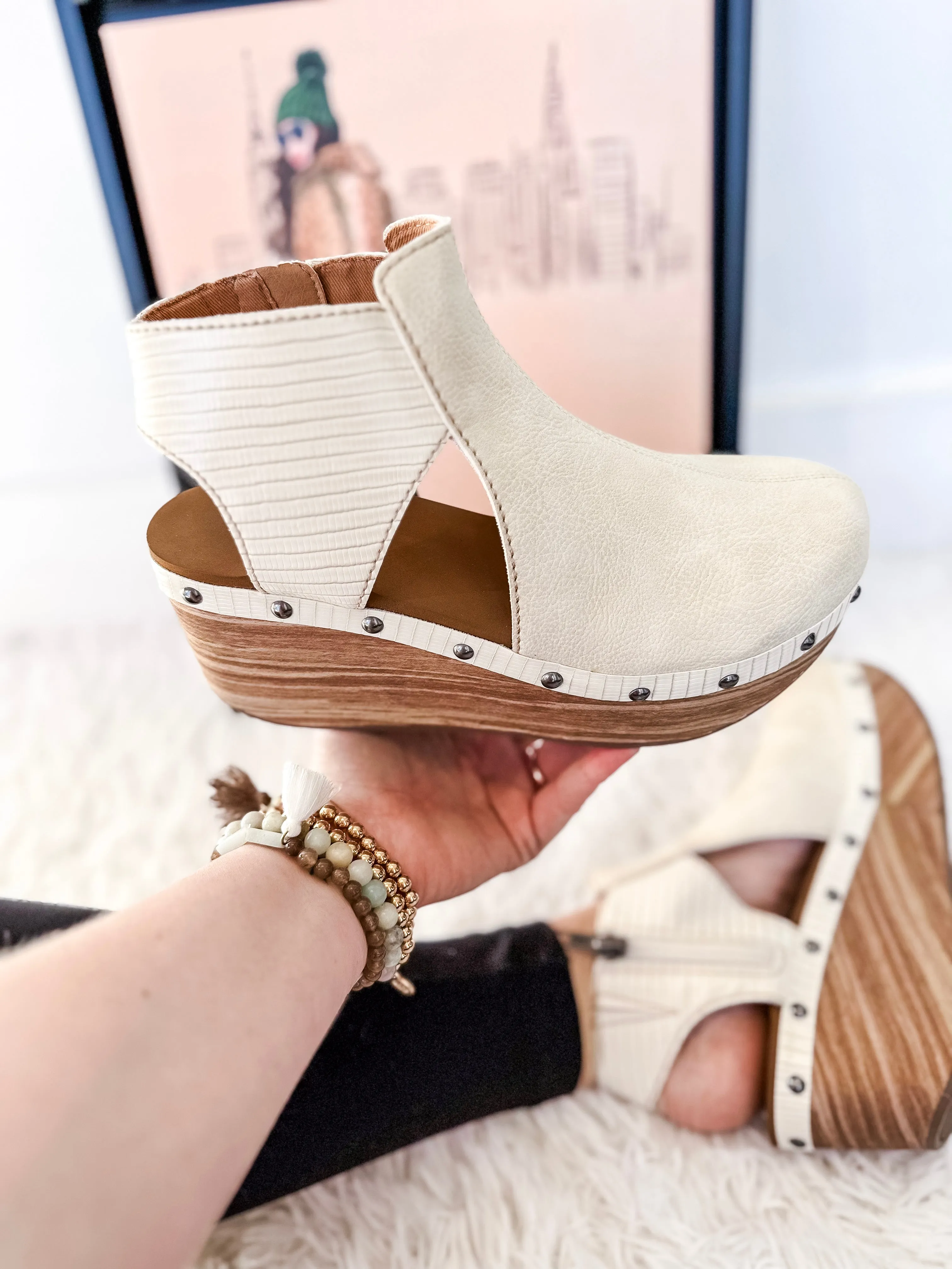 Yellow Box Cream Wedge